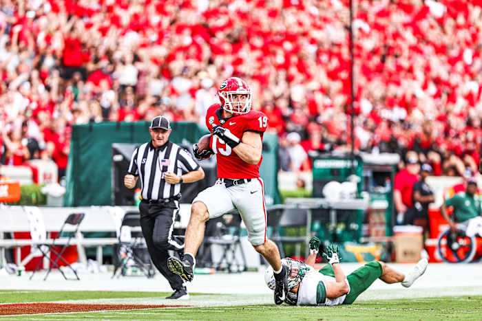 Brock Bowers vs UAB Credit: Tony Walsh